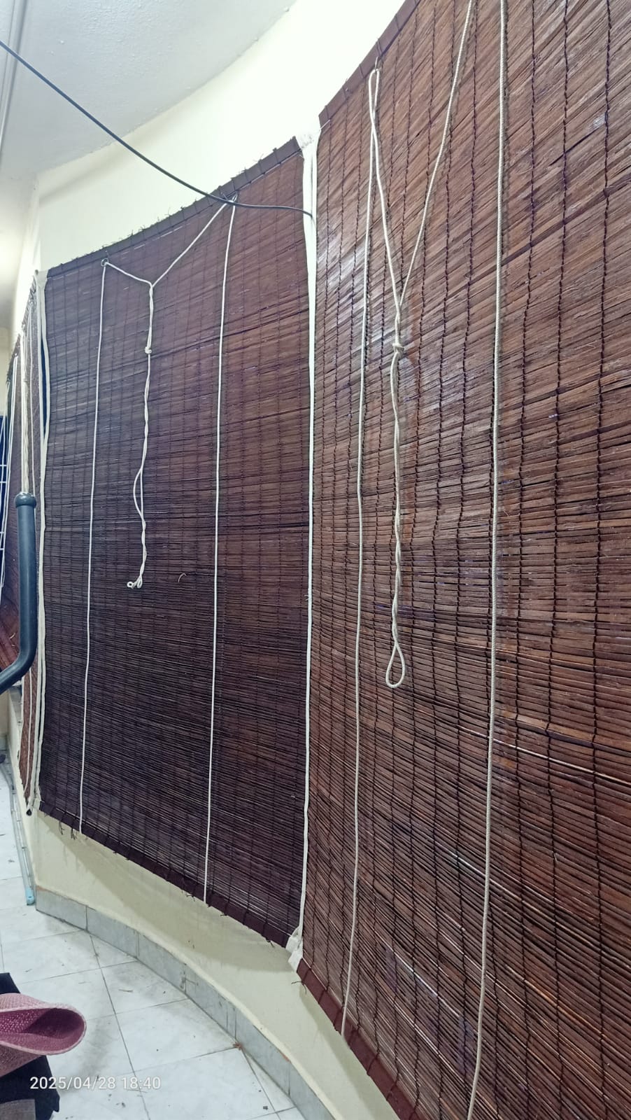 Vetiver root blinds